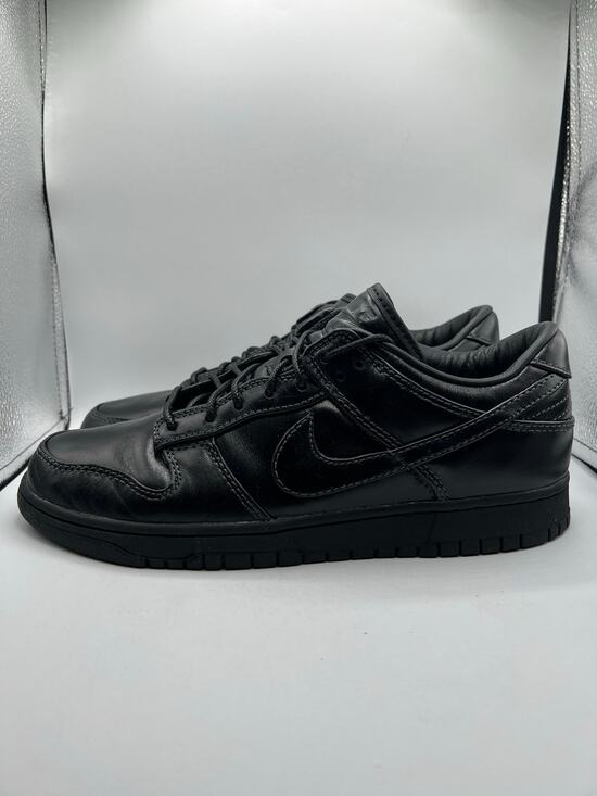 Athletic_Shoes